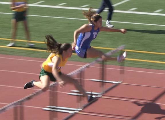 2011-04-14 - Andrea in 100 hurdles